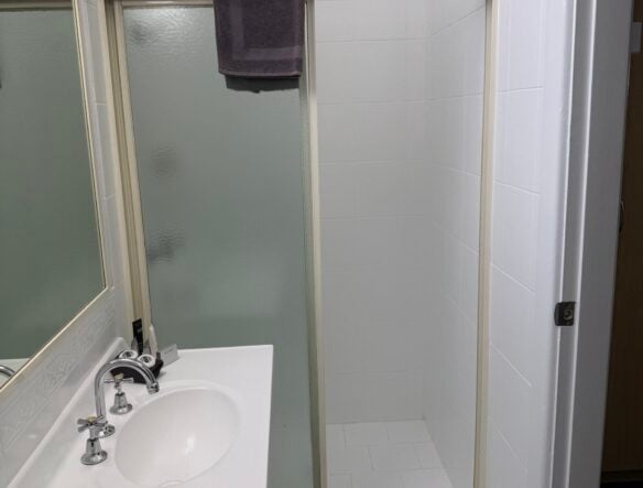 Room 12 Bathroom